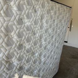 California King Mattress, Box Spring, And Frame 