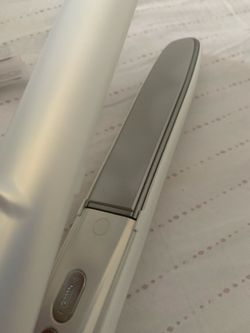 DryBar Hair straightener