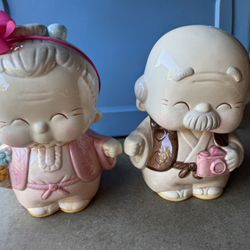  Brand new VINTAGE 2 Ceramic Grandma & Grandpa BANKS. Great for gift 🎁. Just $30/ both. Just posted. Still on, still available. Please, DONNOT ask it