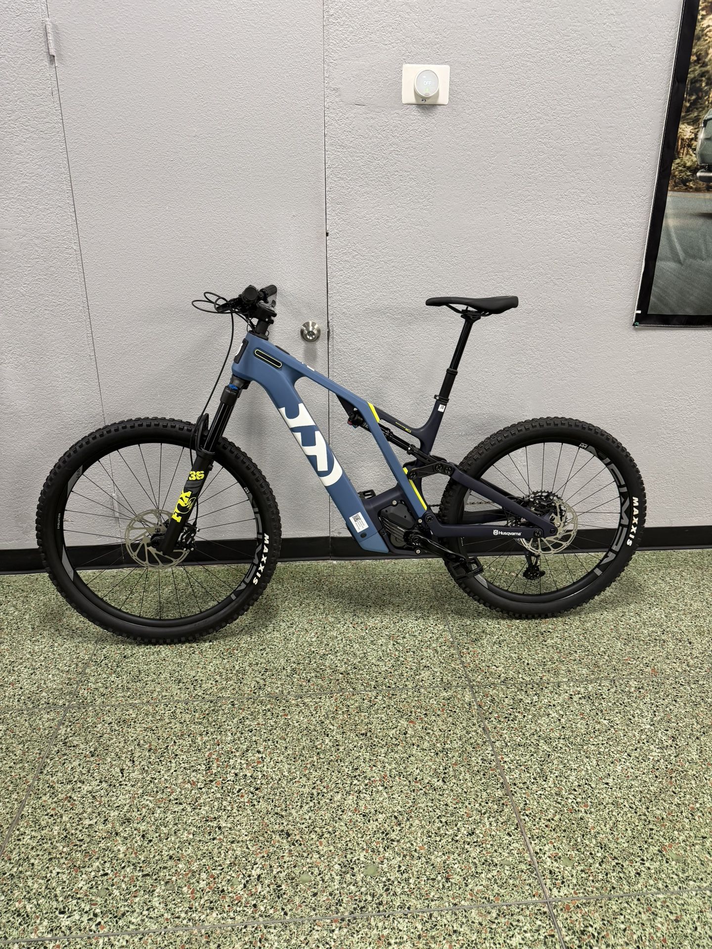 HUSQVARNA MC-5 E MOUNTAIN BIKE SIZE L EP801