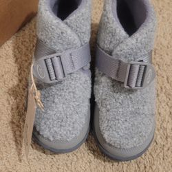 Chaco Ramble Fluff Bootie Kids 2 Light Gray Fleece