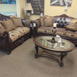 SOFA AND LOVESEAT SET BRAND NEW 
