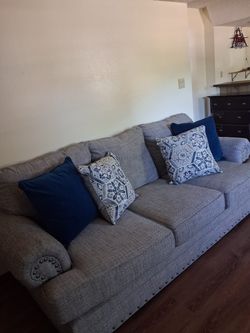 Couch set