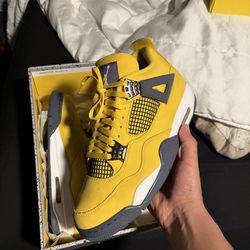 Air Jordan 4