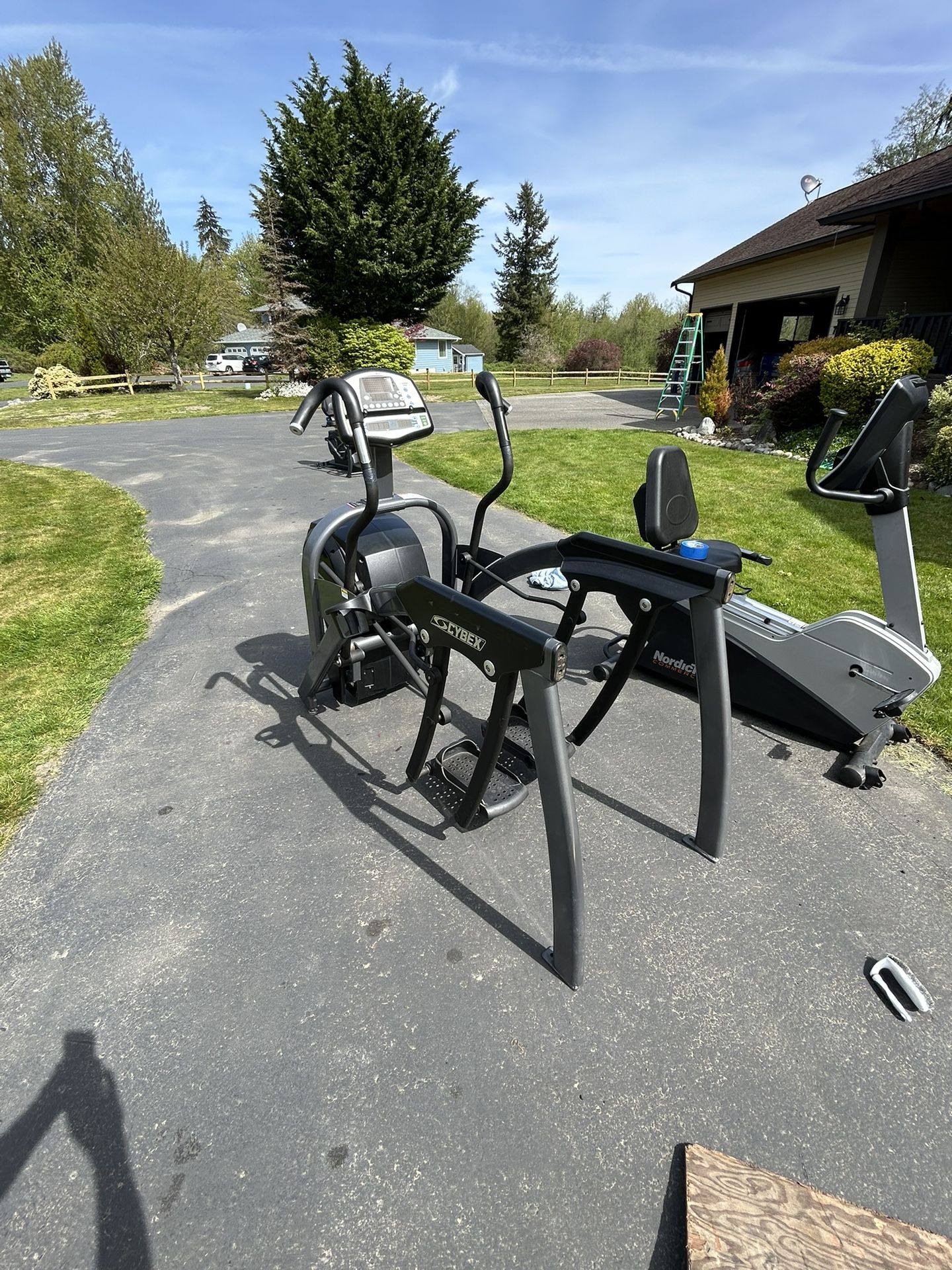 Cybex 630A Arc Trainer Elliptical 