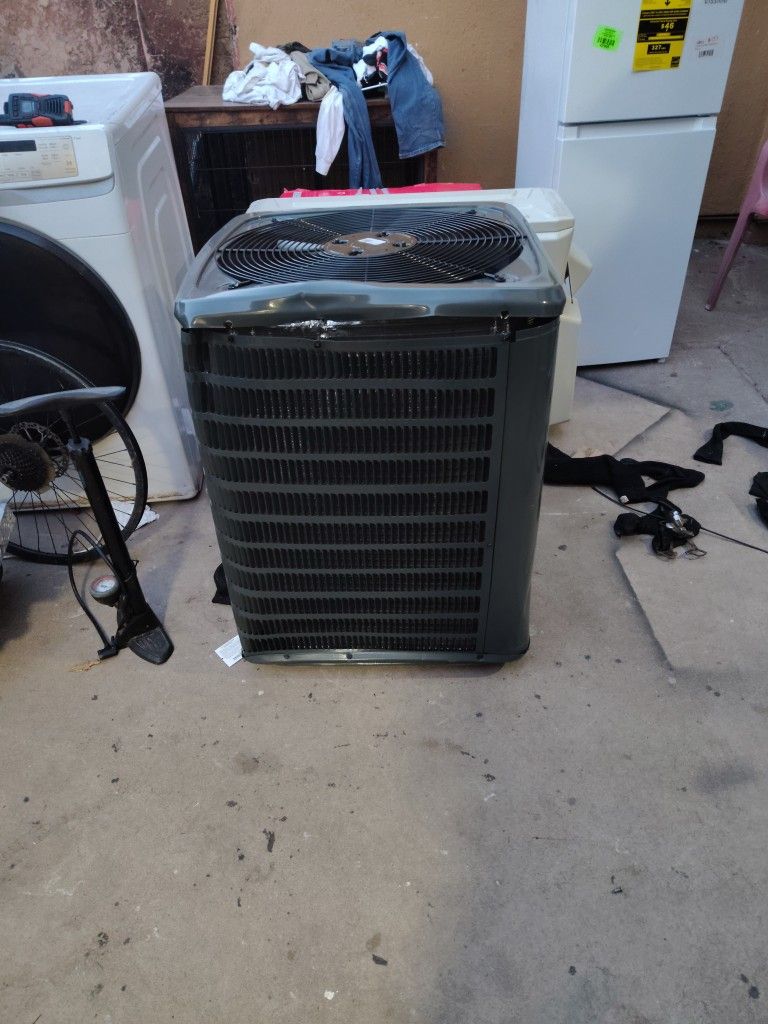 1.5 Ton, 13.4 to 14.7 SEER2 Condenser, R-32 Refrigerant