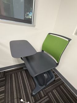 Desk+chair