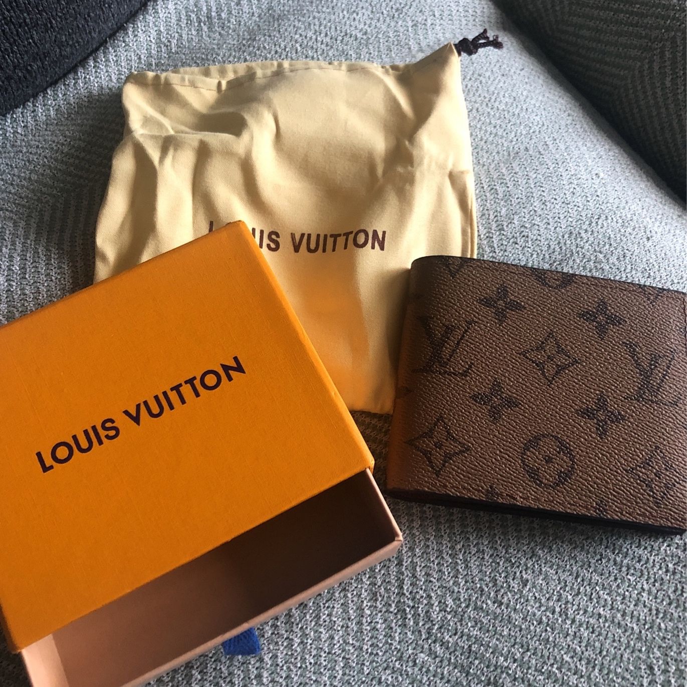 Men's Louis Vuitton Orange Slender Wallet for Sale in Yukon, OK - OfferUp