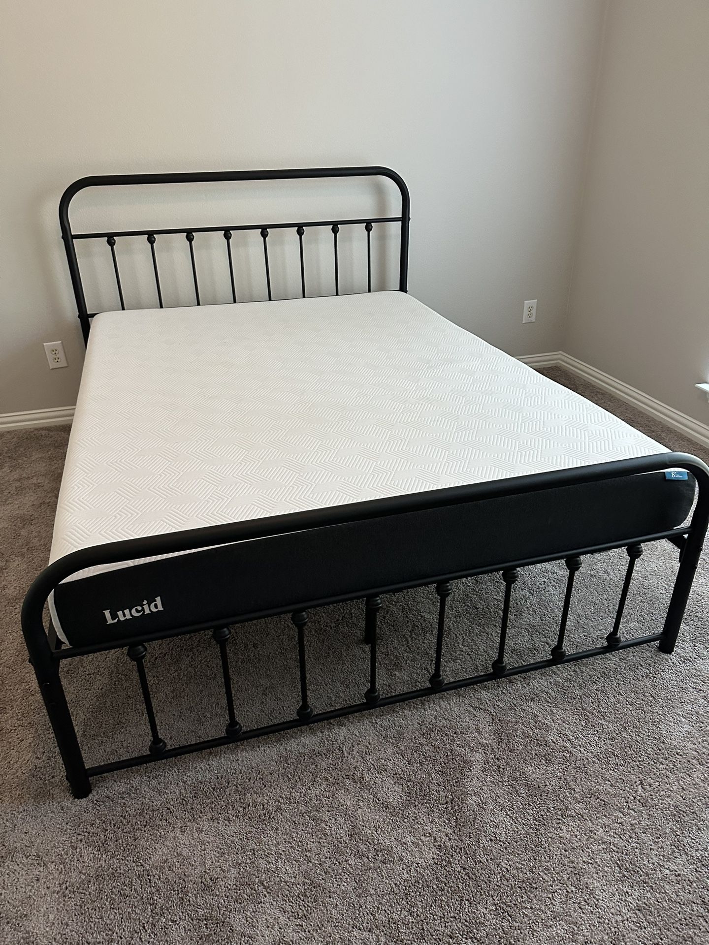 Queen Lucid 8” Memory Foam Bed With Headboard/footboard