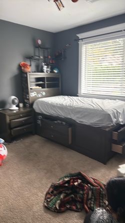 Bed  twin size