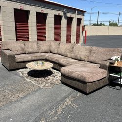 Couch Sectional 