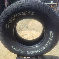 2 used tires 265/75/16