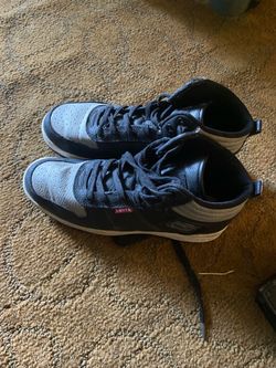 Levi’s size 8