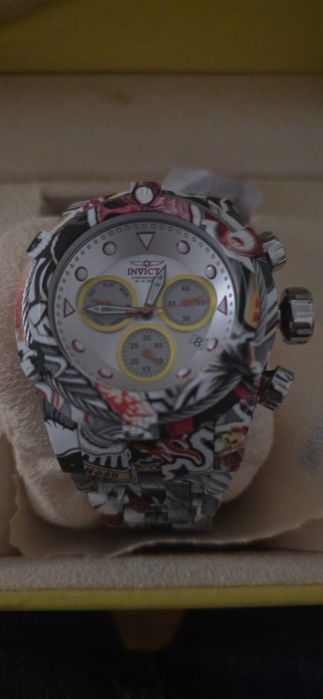 Invicta Men s 52mm Bolt Zeus Hydroplated Graffiti Chronograph Silver