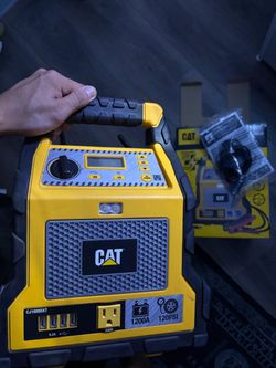 CAT CJ1000DXT 1200 Peak Amp Jump Starter and Powerstation w/200 watt Inverter