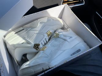 Jordan 4’s Metallic Gold 