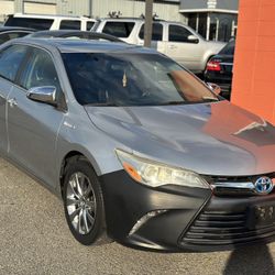 2016 Toyota Camry Hybrid