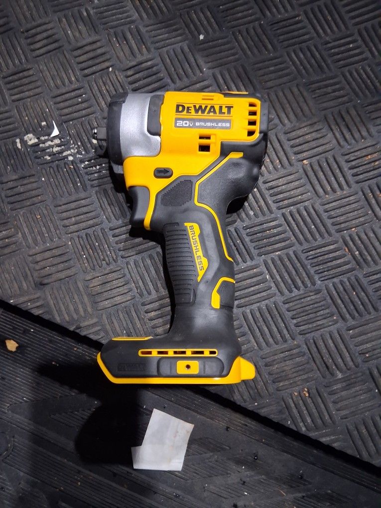 DEWALT 20-volt Max Variable Speed Brushless 3/8-in square Drive Cordless Impact Wrench