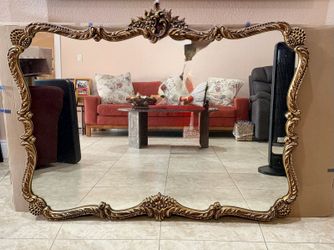 Decorative baroque wall mirror