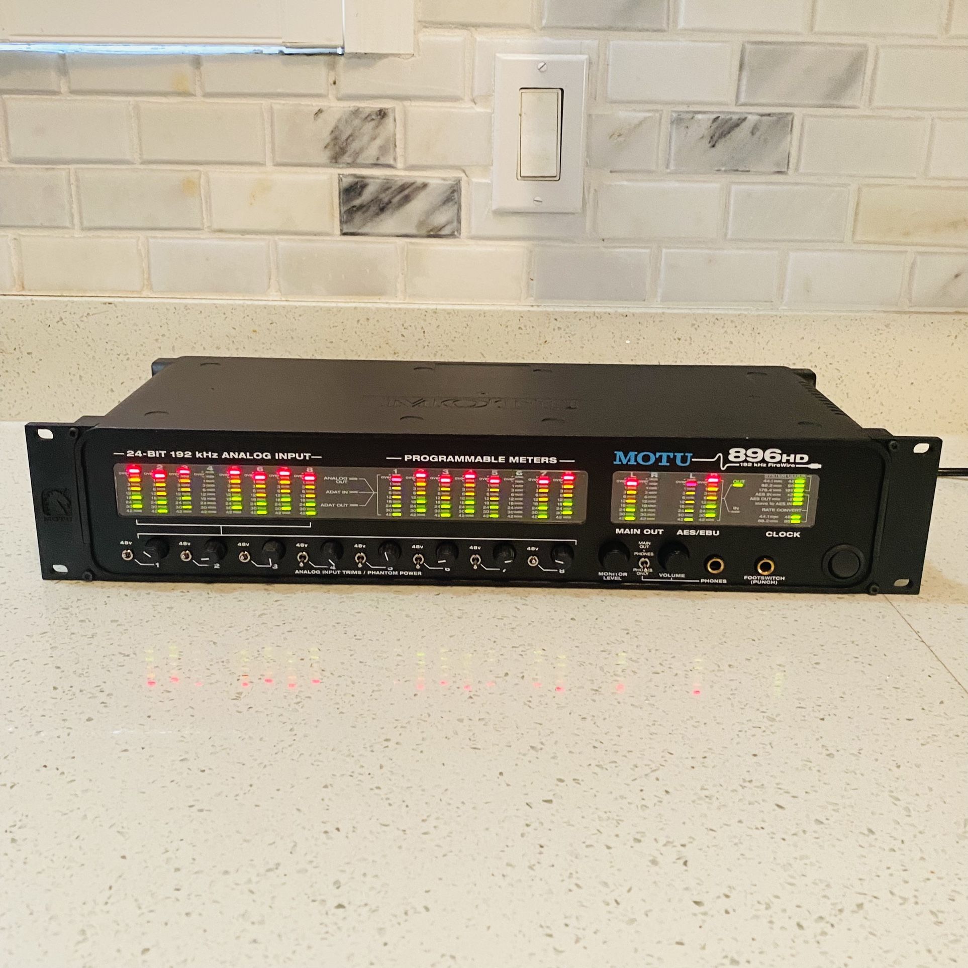 MOTU 896HD-8-Channel-24 Bit-192 kHz-Firewire Audio Interface-XLR I/O Works