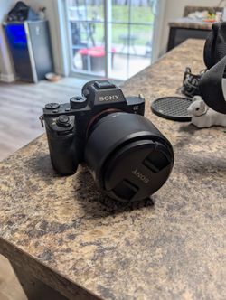 Sony A7R III Mirrorless camera with Sony FE 85mm f/1.8 Lens