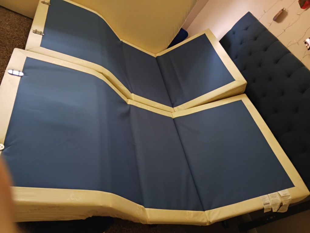 Reverie Adjustable Massager Split King Base/Mattresses