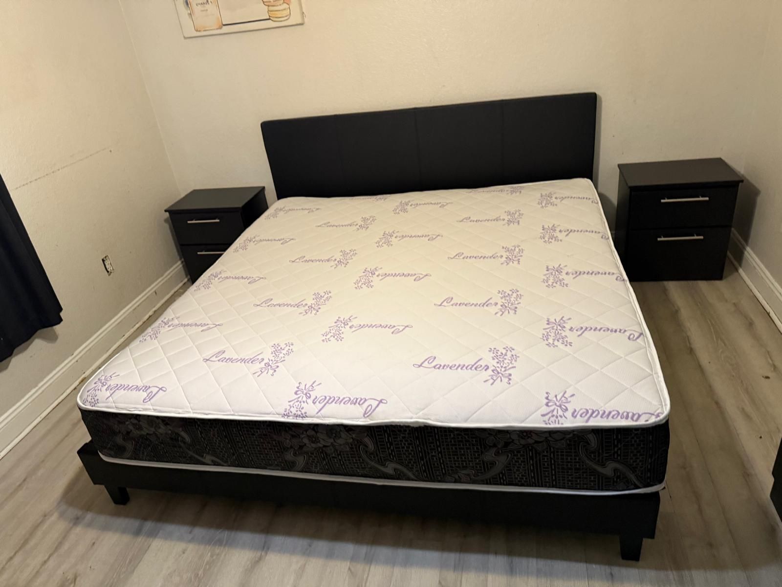 Brand New King Bed Frame with Mattress And Nightstands Cama King con Colchón y Mesas de Noche Nuevo a Estrenar … Fast 🚚
