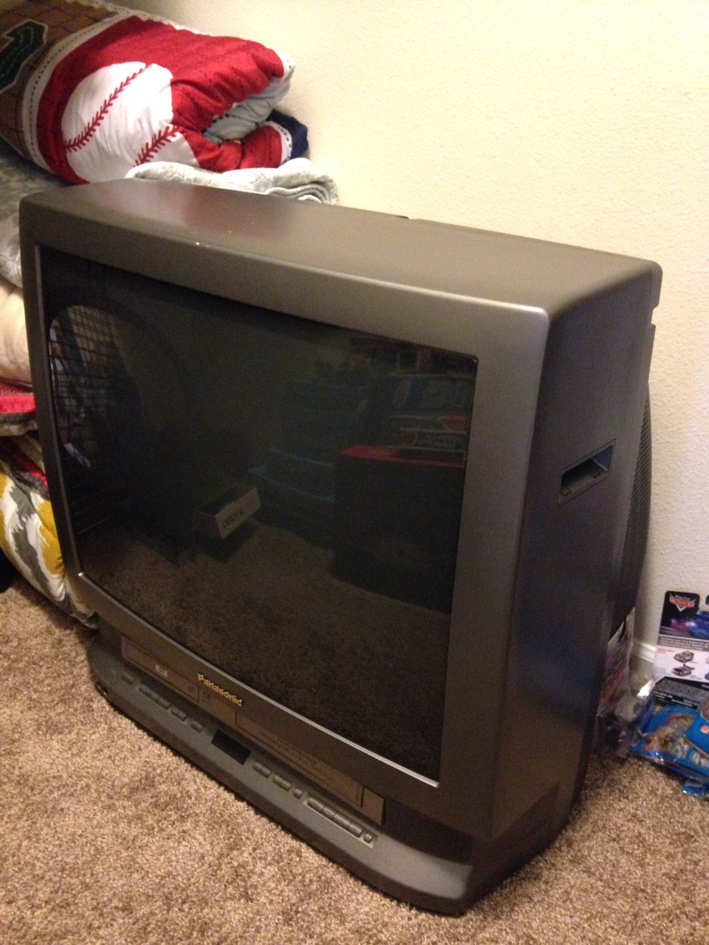 Panasonic 32" TV, VCR/DVD combo