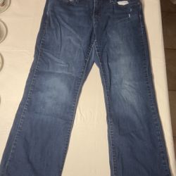 Women’s Levi’s Curvy Bootcut Jeans. Size 32
