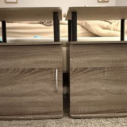 Set of 2 Modern Nightstands / Side Tables – Great Condition 