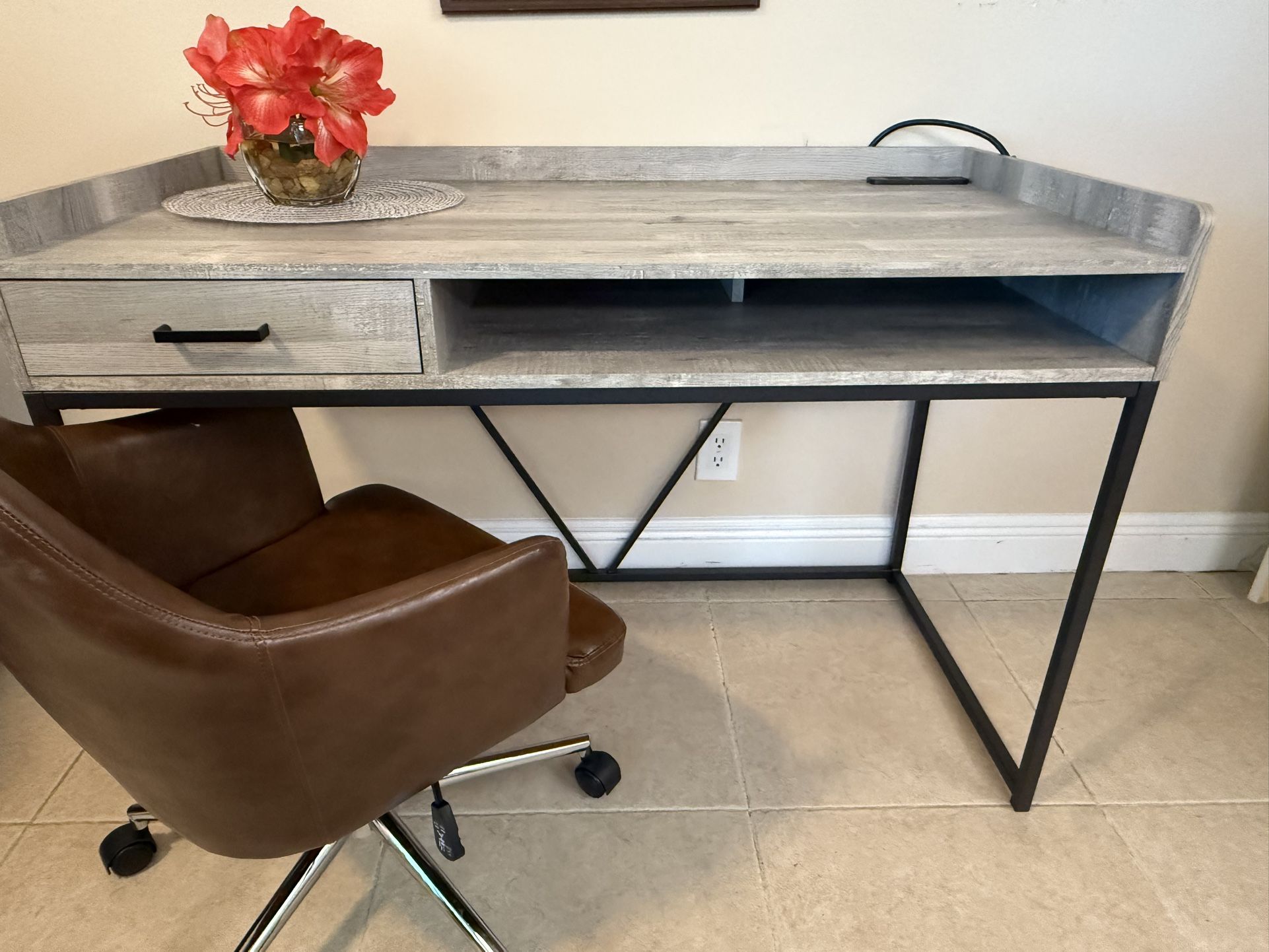 City Furniture Desk And Chair 