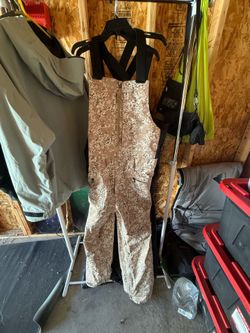 Burton Gore Tex bib over all XL