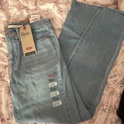 Levi's 314 - Size 4 Short 
