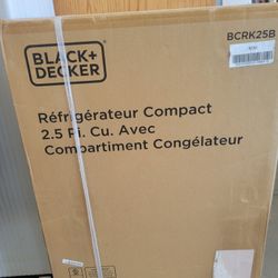 Black & Decker Compact Refrigerator 
