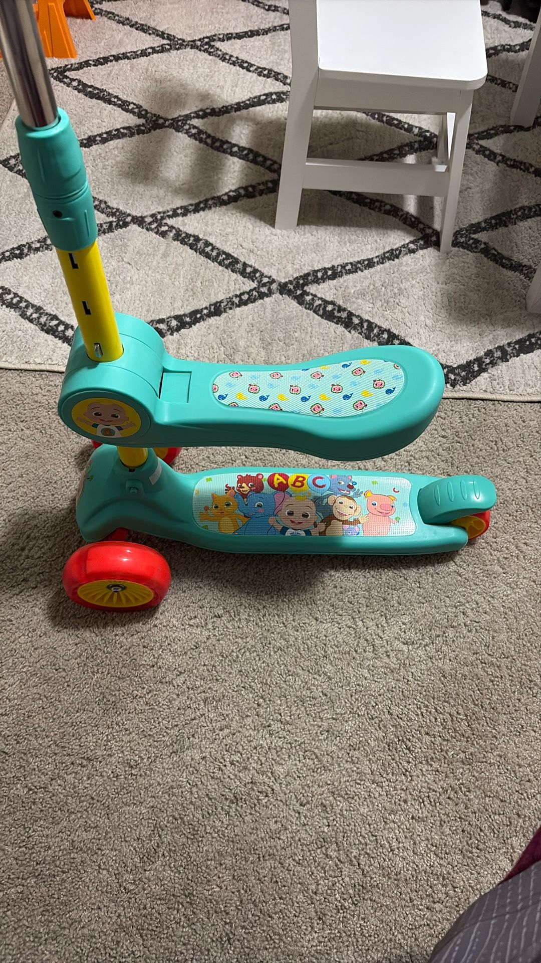Cocomelon 2in1 Scooter