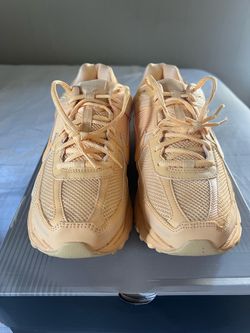 Size 10M Nike Zoom Vomero 5 Celestial Gold