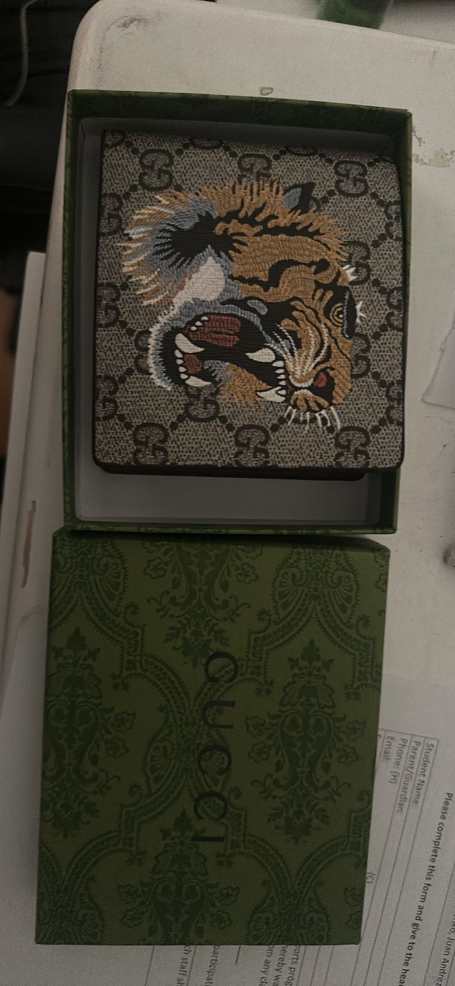 gucci supreme wallet