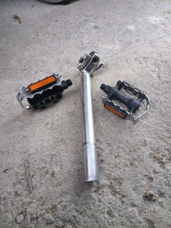 Bike seat post and pedals $15