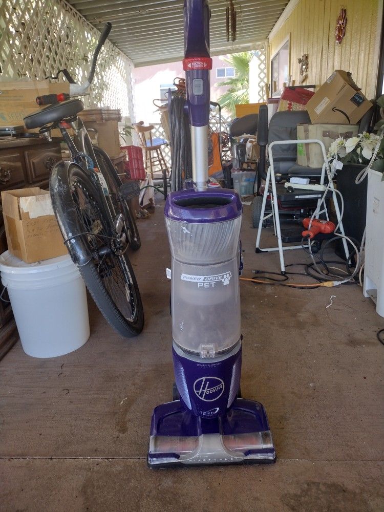 Hoover Power drive Pet Bagless Stand Up Vacuum
