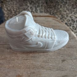 Gray Nike Candle 7x4