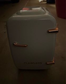 Flawless Mini Beauty Skincare Fridge