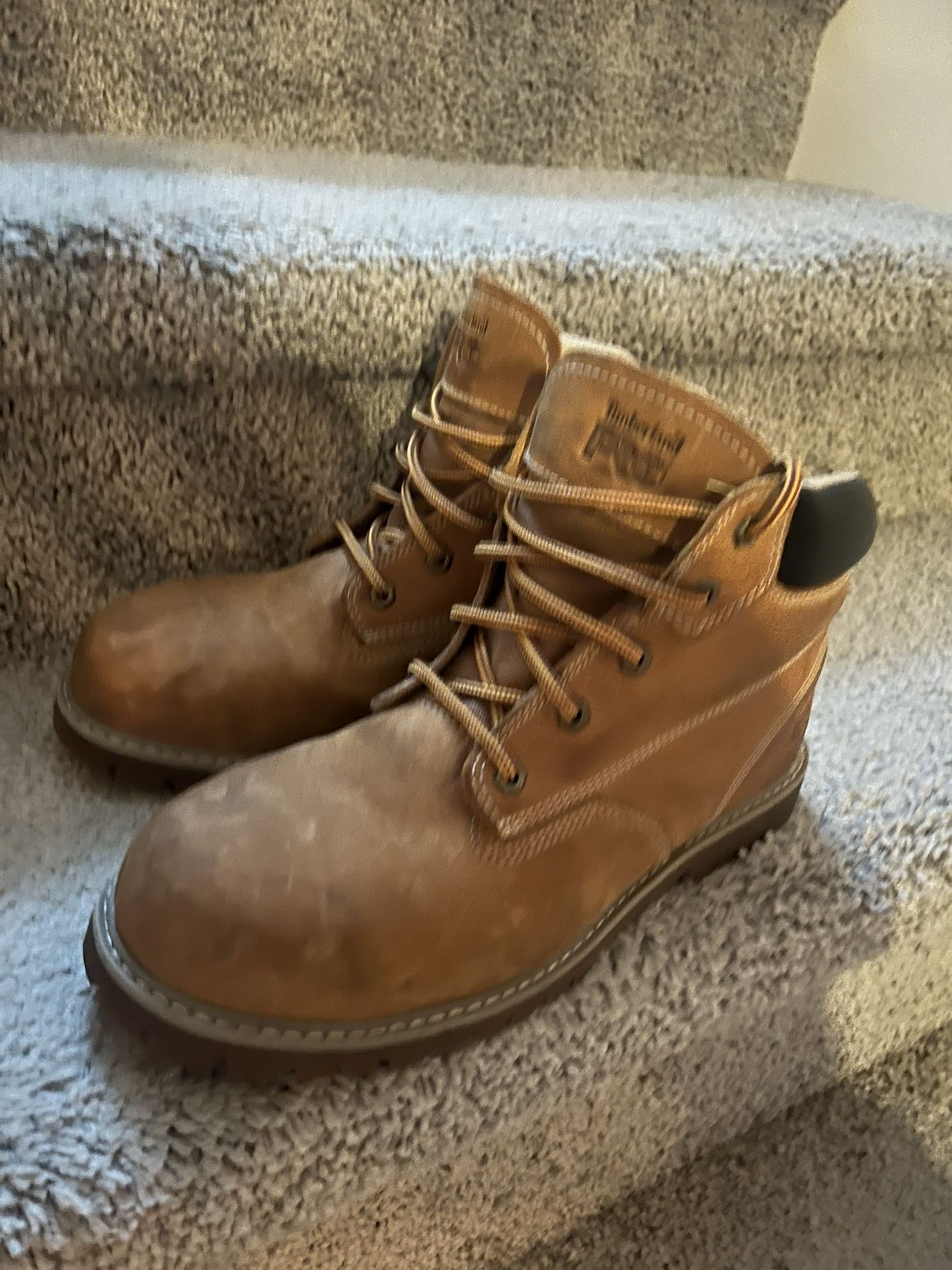 Timberline men’s Boots 8.5 Size
