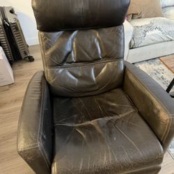 Brown Leather Recliner Chair – Comfortable & Functional