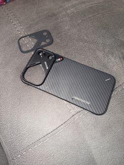 Aulumu A17 IPhone 17 pro max case with magnetic phone kickstand