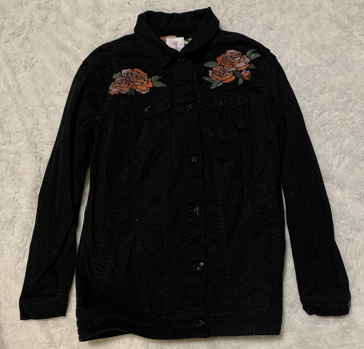 Lularoe Jaxon women’s size medium Black Embroidered Roses Button Up Denim Jacket - Length - 27" Pit to Pit - 18" Sleeve - 22"
