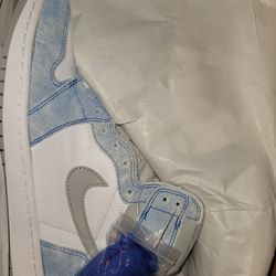Air Jordan 1 High OG "Hyper Royal" Size 10 $400