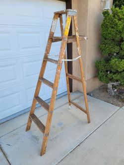 Wood ladder