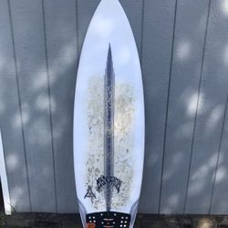 5’9” Lost Surfboard 