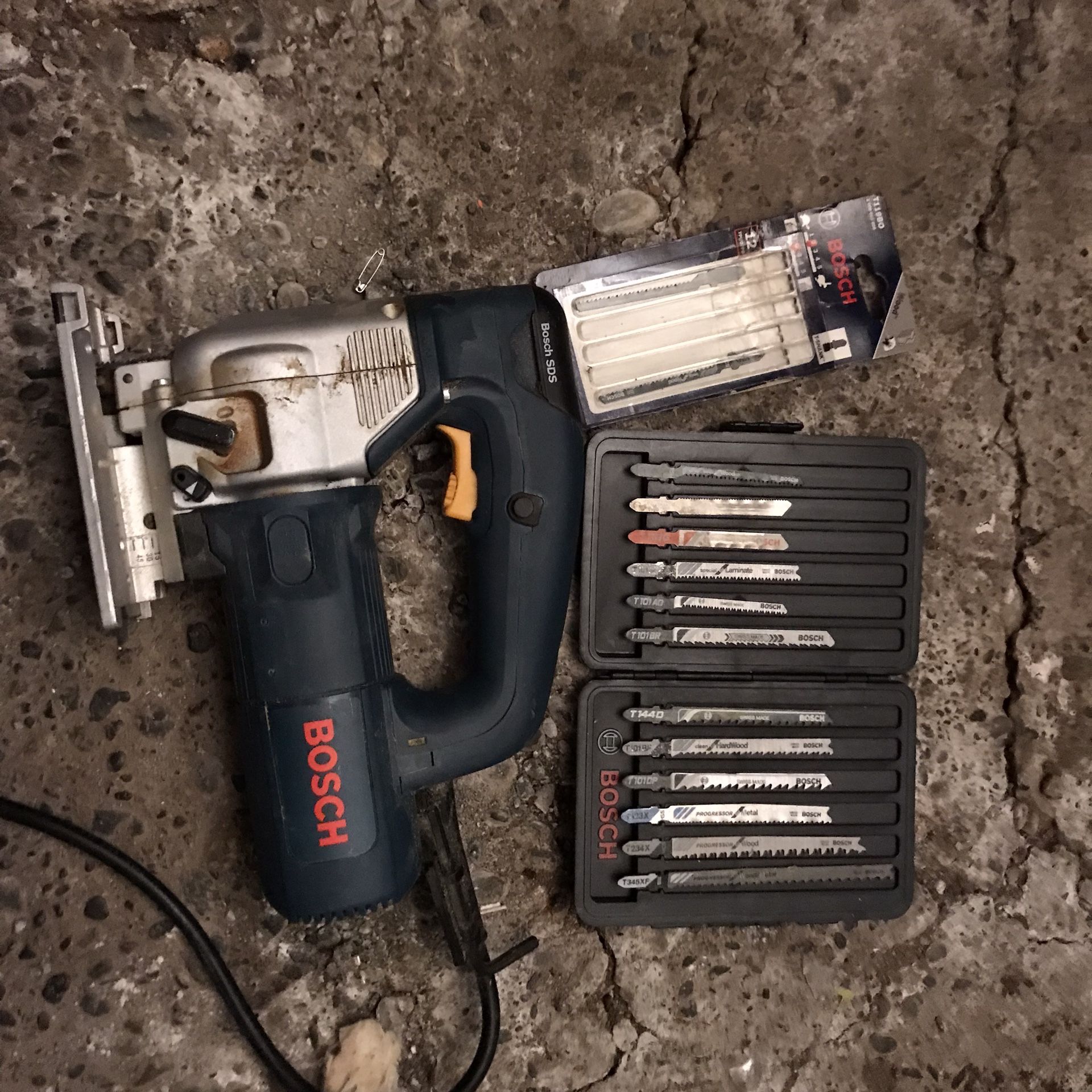 Bosch Jig Saw With Blades