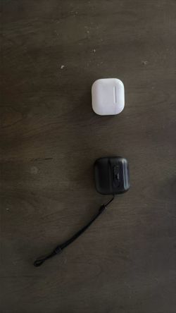 MagSafe Airpod 4 With ANC - Case And Right Earbud Only!!!!